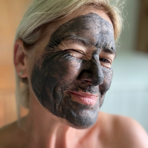 Black Pearl Gravity Black Mud Mask - Image 7